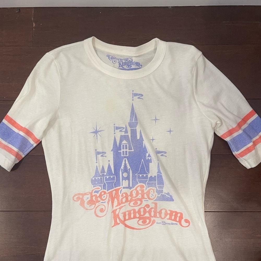 nwot vintage style disney magic kingdom t-shirt sold out limited edition medium